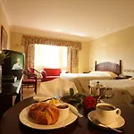 Twin Trees Hotel&brusna Falls Leisure