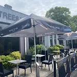 Twin Trees Hotel&brusna Falls Leisure