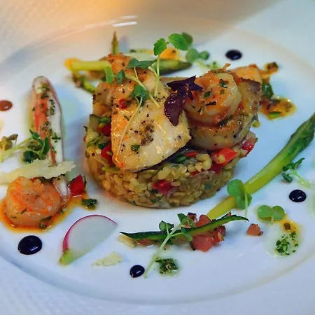 فندق Twin Trees بالينا