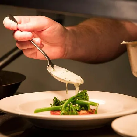 Twin Trees بالينا