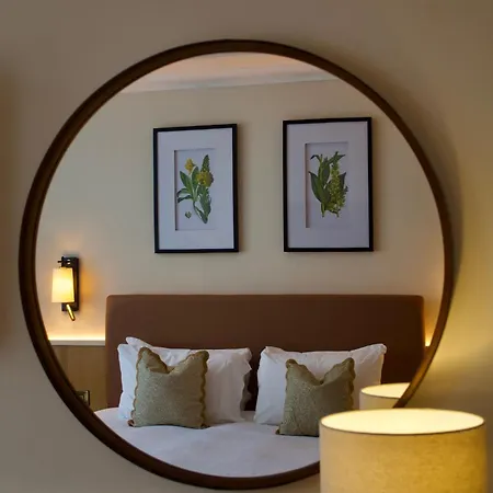 Отель Twin Trees & Brusna Falls Leisure
