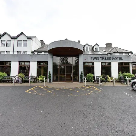 Twin Trees 酒店 3*