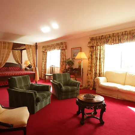 Отель Twin Trees & Brusna Falls Leisure
