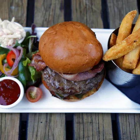 酒店 Twin Trees 3*