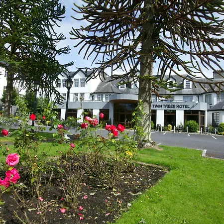 Twin Trees Hotell 3*