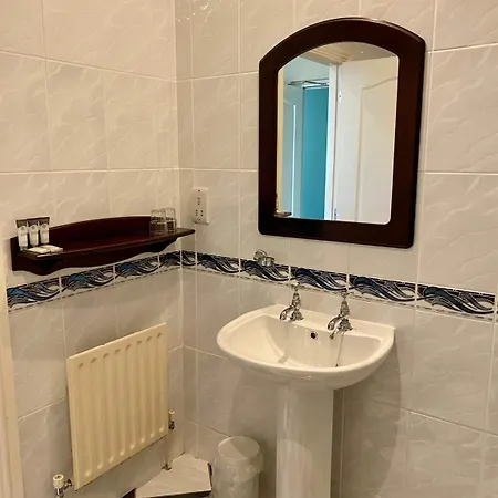 Twin Trees 3* بالينا