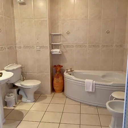 Twin Trees بالينا