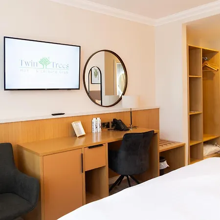 Twin Trees & Brusna Falls Leisure 3*