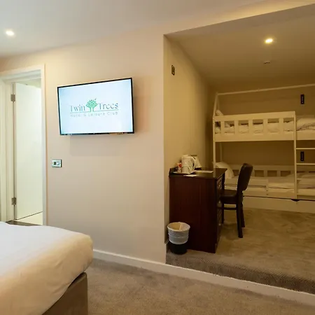 Twin Trees & Brusna Falls Leisure Отель 3*