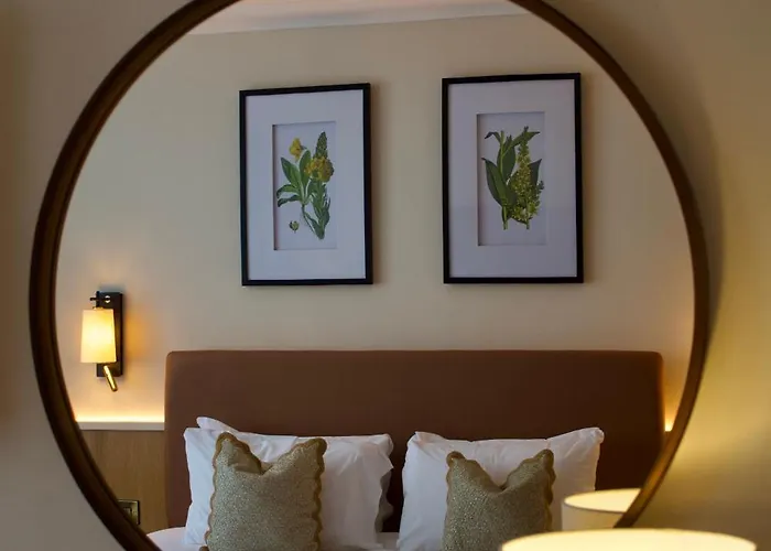 Hotel Twin Trees & Brusna Falls Leisure