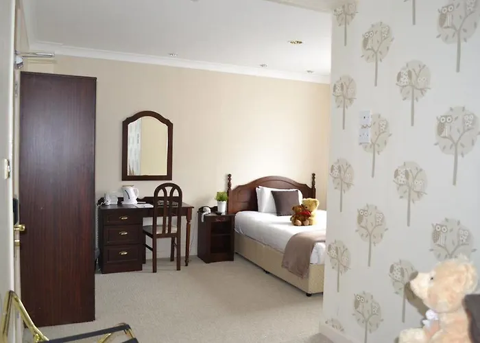 Twin Trees & Brusna Falls Leisure Hotel