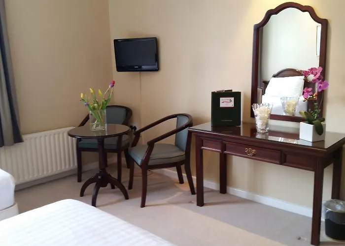 Hotel Twin Trees & Brusna Falls Leisure