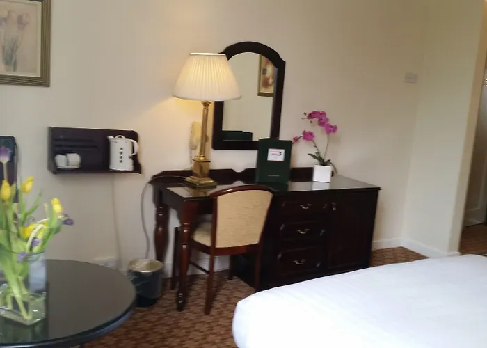 Hotel Twin Trees & Brusna Falls Leisure