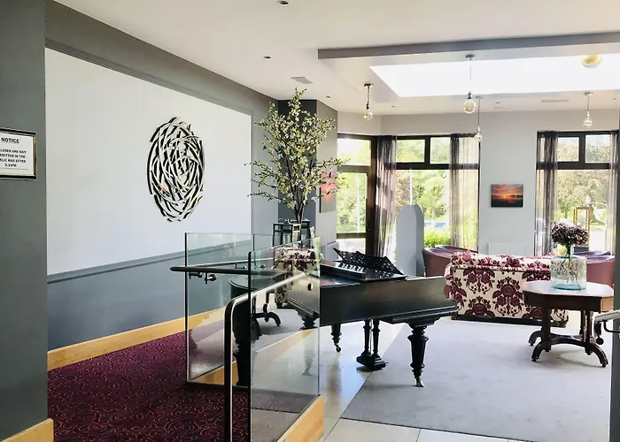 Twin Trees & Brusna Falls Leisure Hotel Ballina (Mayo)