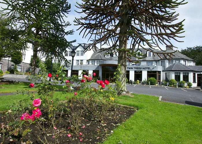 Twin Trees Hotell 3*