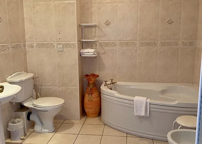 Twin Trees בלינה