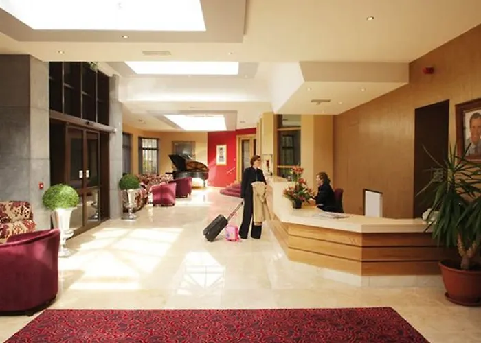 Twin Trees & Brusna Falls Leisure 3*
