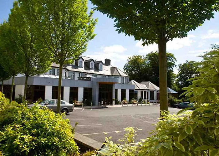 Hotel Twin Trees & Brusna Falls Leisure